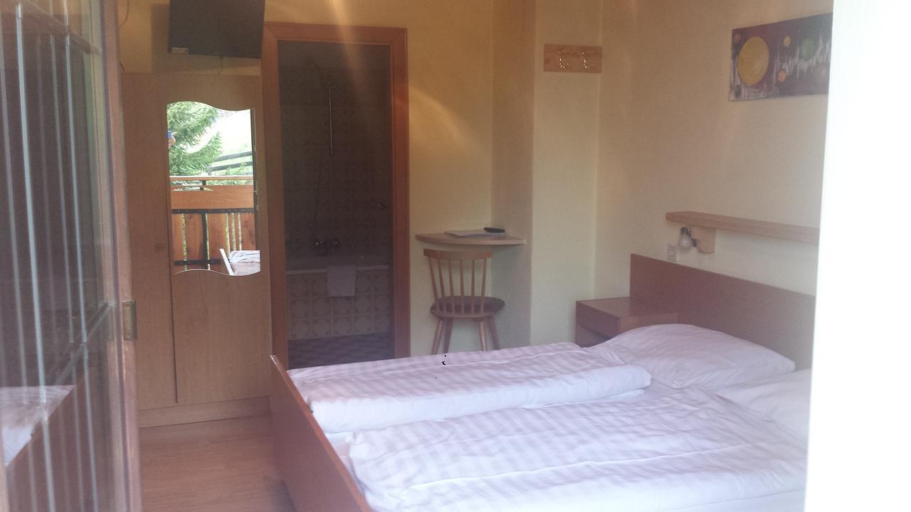 Pension Schoenblick Campo di Trens Habitación foto